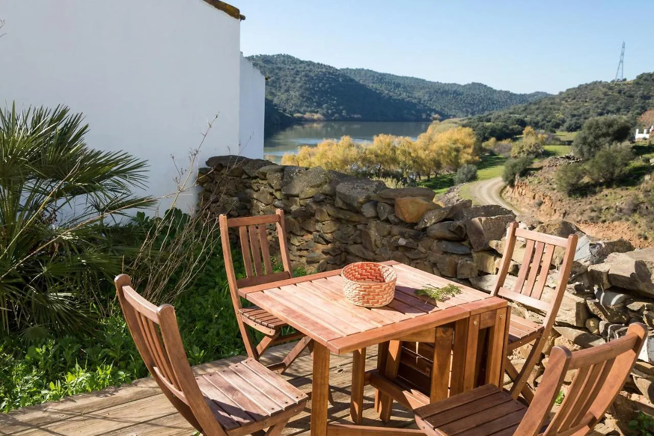 Casa de las Letrinas Baja Puerto de la Laja Casa rural