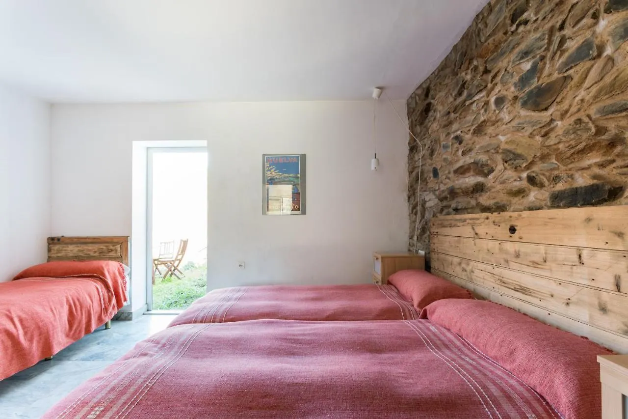 Casa de las Letrinas Baja Puerto de la Laja 0*,  España